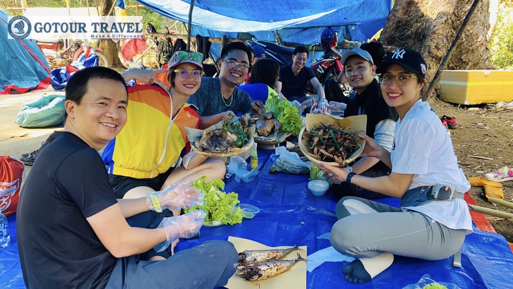 Bữa trưa tại thác K50 cùng Gotour