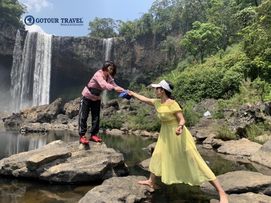 Thác K50 ngày nắng đẹp