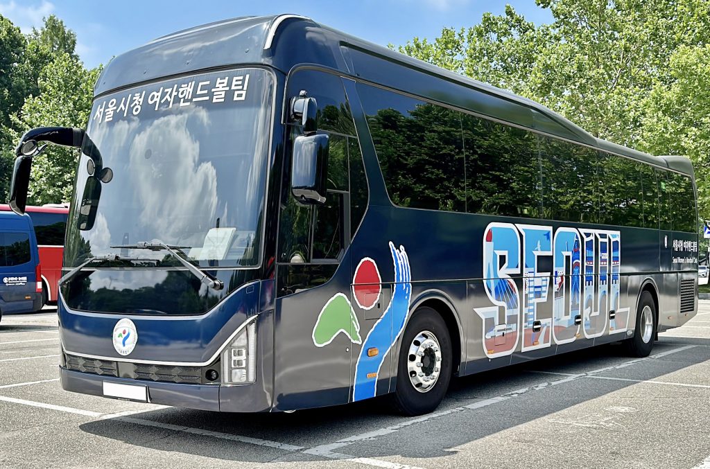 Cho thuê xe 45 chỗ Universe tại Măng Đen