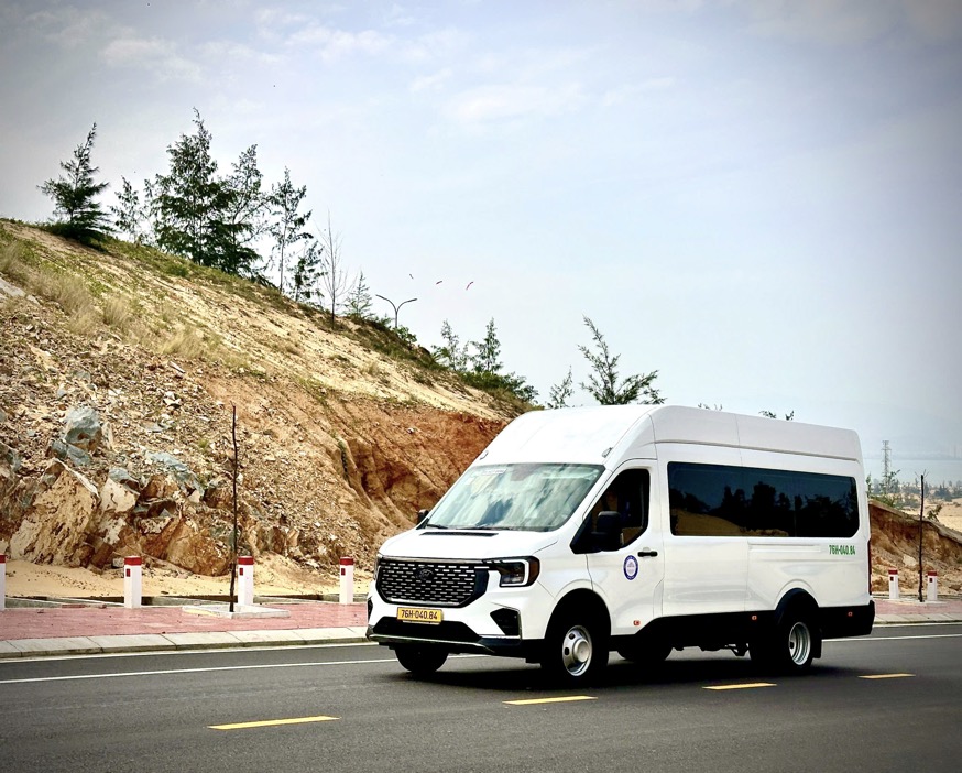 Ford Transit Premium+ 18 chỗ – lựa chọn cao cấp cho vận chuyển du lịch