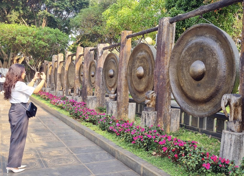 Bộ cồng chiêng tại Quảng trường Đại Đoàn Kết